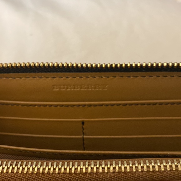 Burberry snakeskin wallet - Picture 2 of 5